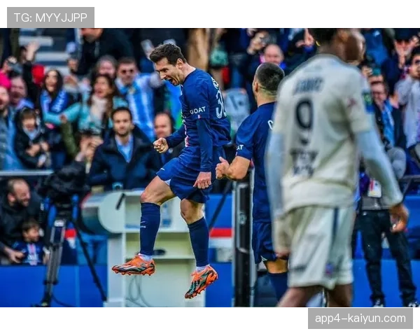 赛前发布会：特鲁瓦主帅强调，对阵巴黎必须减少前场任意球失误